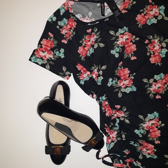 New Black Floral Cinched Tied Short Sleeve Dress Size Small - Picture 3 of 5